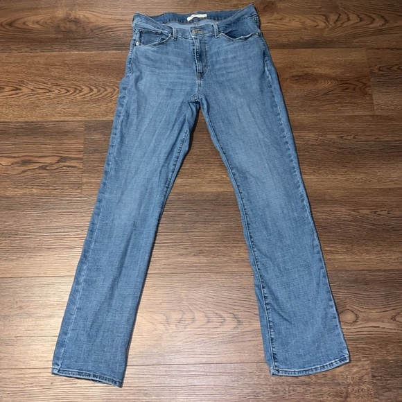 Levi’s Classic Bootcut Light Wash Denim Jean Size 12 32” Inseam - Picture 1 of 5